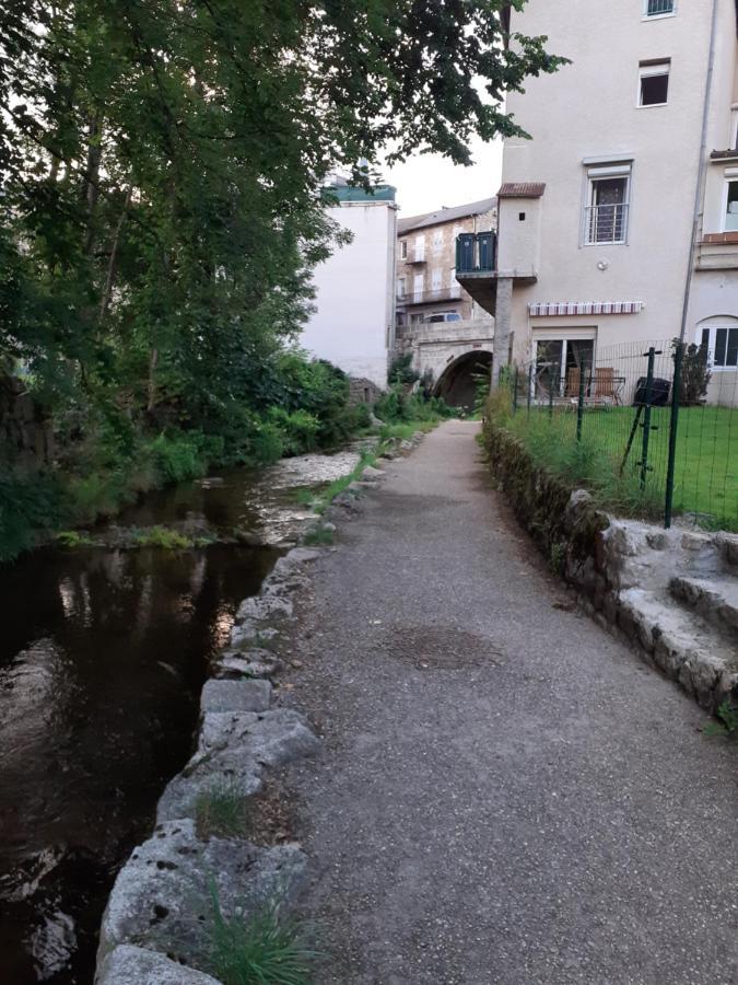 Appartement Rez De Chaussee Avec Terrasse Et Jardin Tence Buitenkant foto